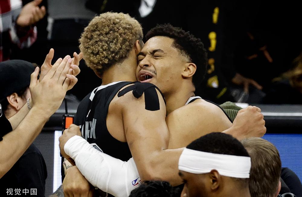 动全队向前 动全队向前