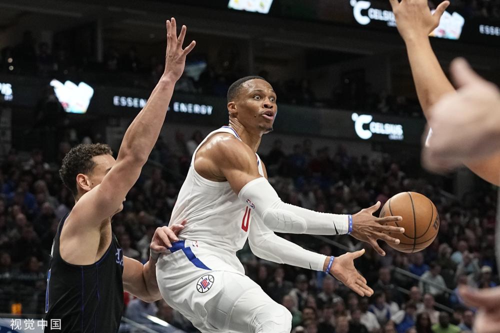 队医紧急上 队医紧急上